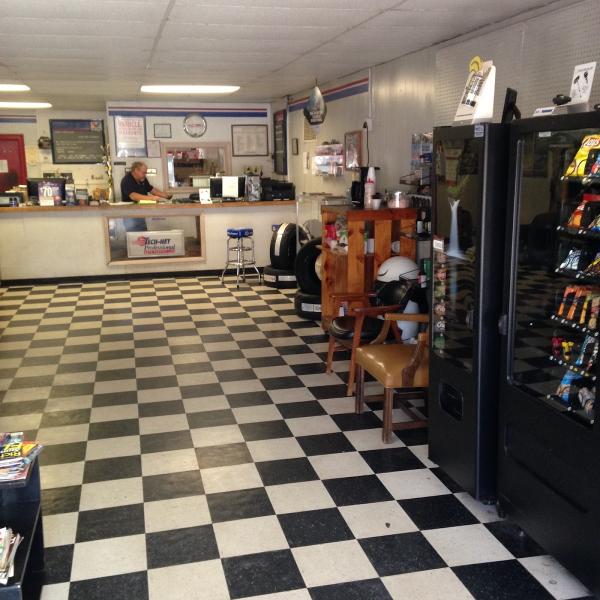 Rick's Tire and Auto