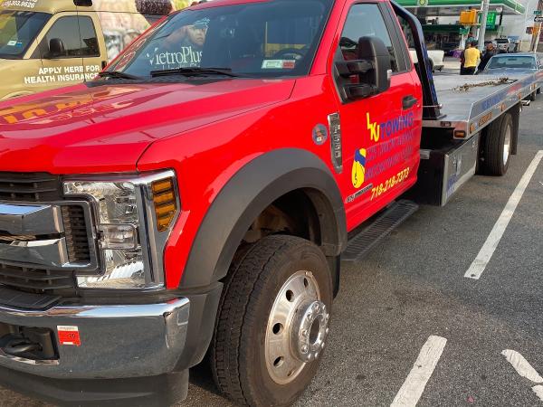 Towing in Brooklyn NY by LKJ Towing Corp