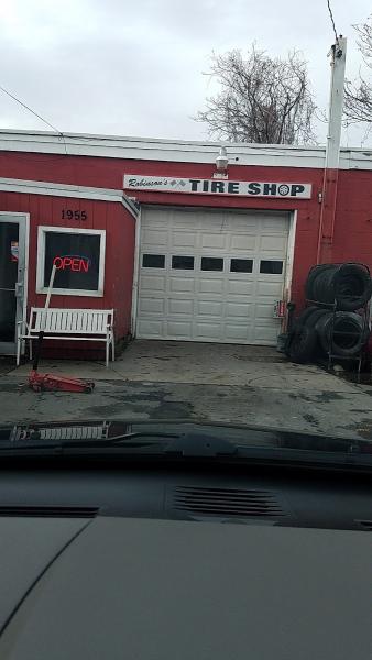 Robinson's Auto & Tire Shop