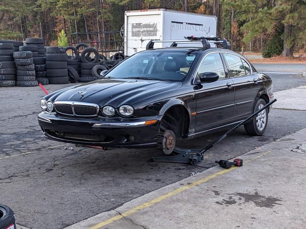 Hernandez Tire Shop