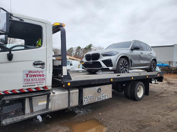 Moishy's Auto & Towing Service
