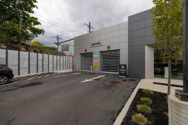 Land Rover New Rochelle Service Center