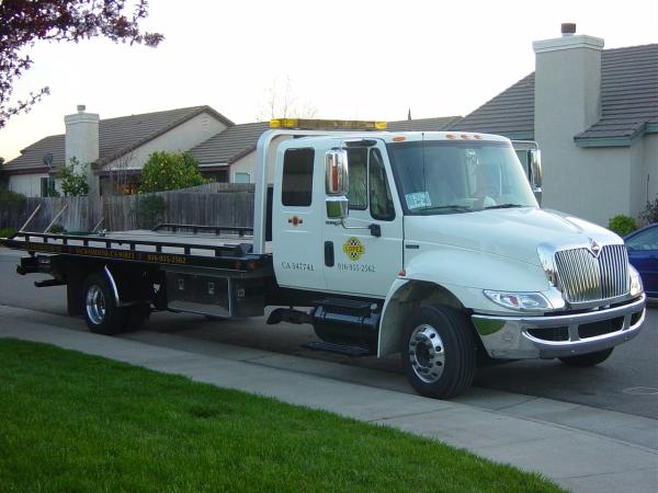 Lopez Towing & Transport Services LLC