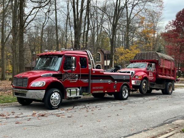 Lloyd's Towing & Service