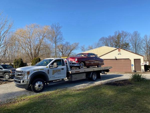 Lloyd's Towing & Service