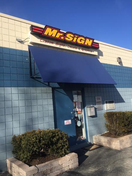Mr. Sign