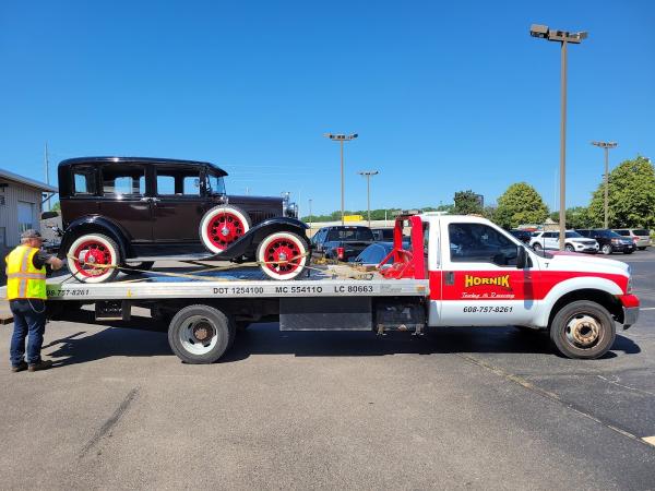 Hornik Towing & Recovery
