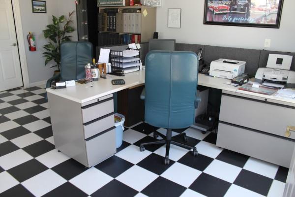 Lindy's Auto Upholstery
