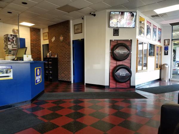 Girard's Service Center