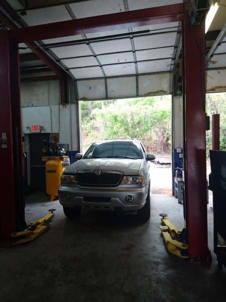 Flavio's Service Station