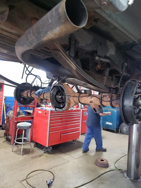 J & R Automotive