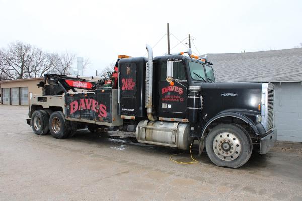 Daves Body Shop and 24 Hour Wrecker Service
