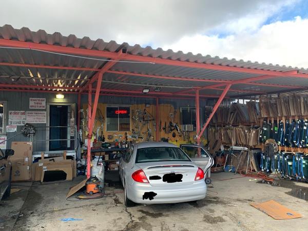 MAZ Auto Glass