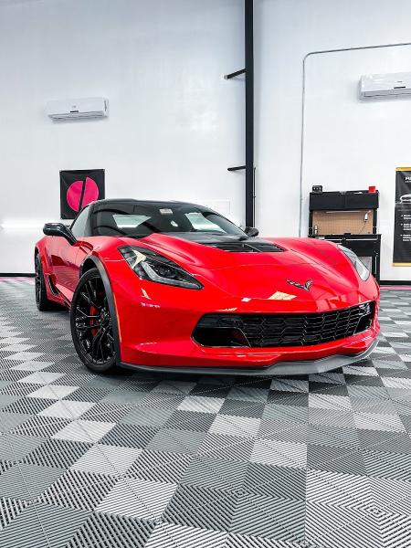 High Contrast Detailing