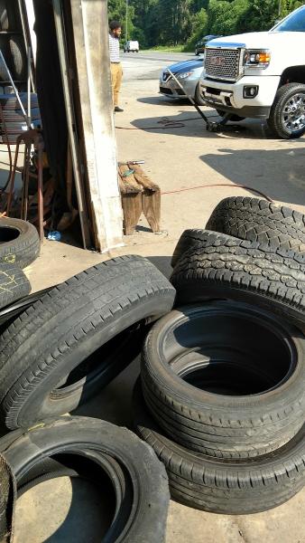 Lynn's Tire Barn