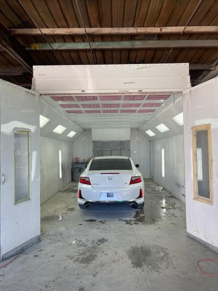 909 Auto Body and Paint