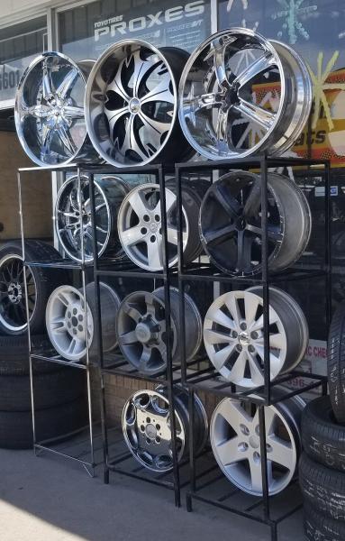Luna Tires