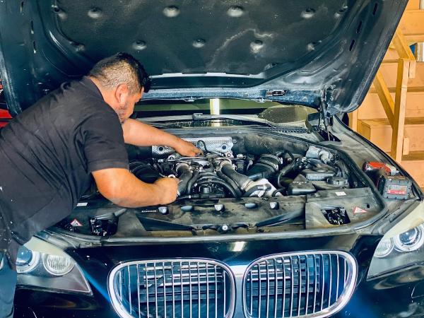 Industry Mercedes & BMW Repair