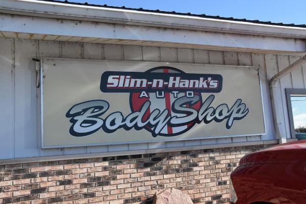 Slim-n-Hanks