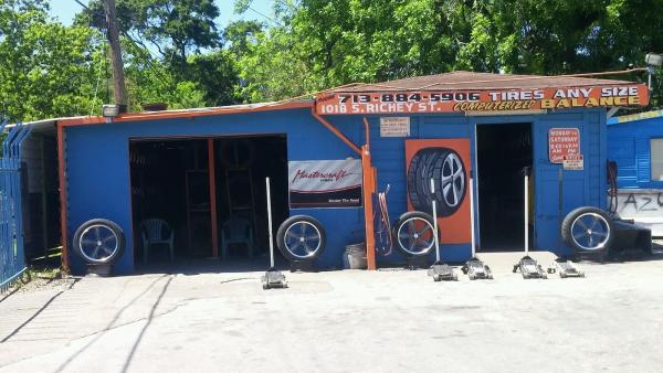 Arturo's Tire Shop