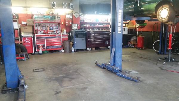 Moe's Auto Repair LLC