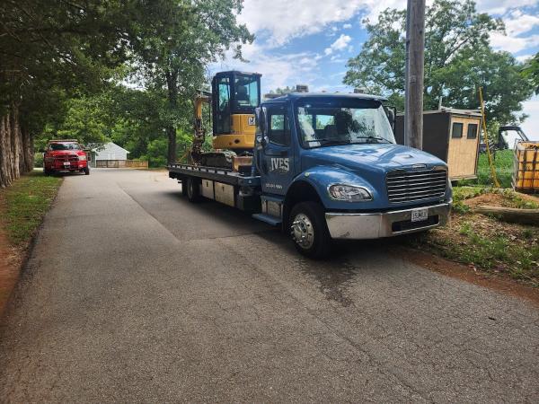 Ives Towing & Semi Truck Heavy Wrecker