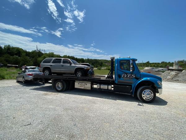Ives Towing & Semi Truck Heavy Wrecker
