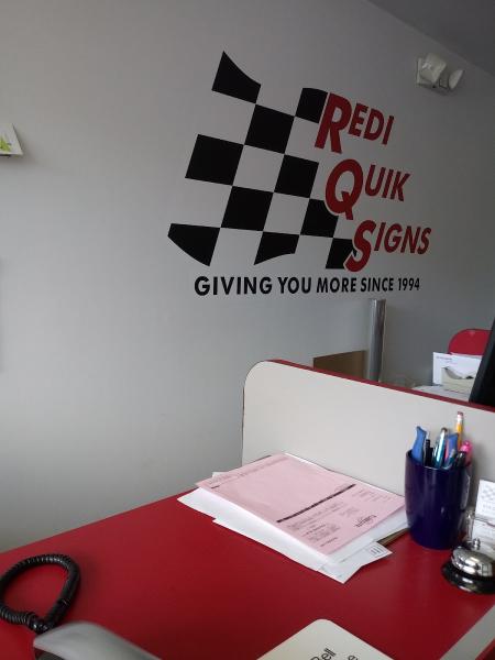 Redi Quik Signs