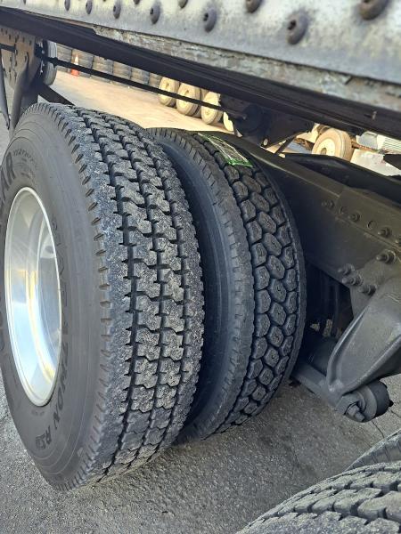 Git the Trucking Commercial Tires