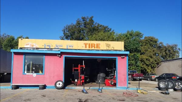 R & S Tire Shop